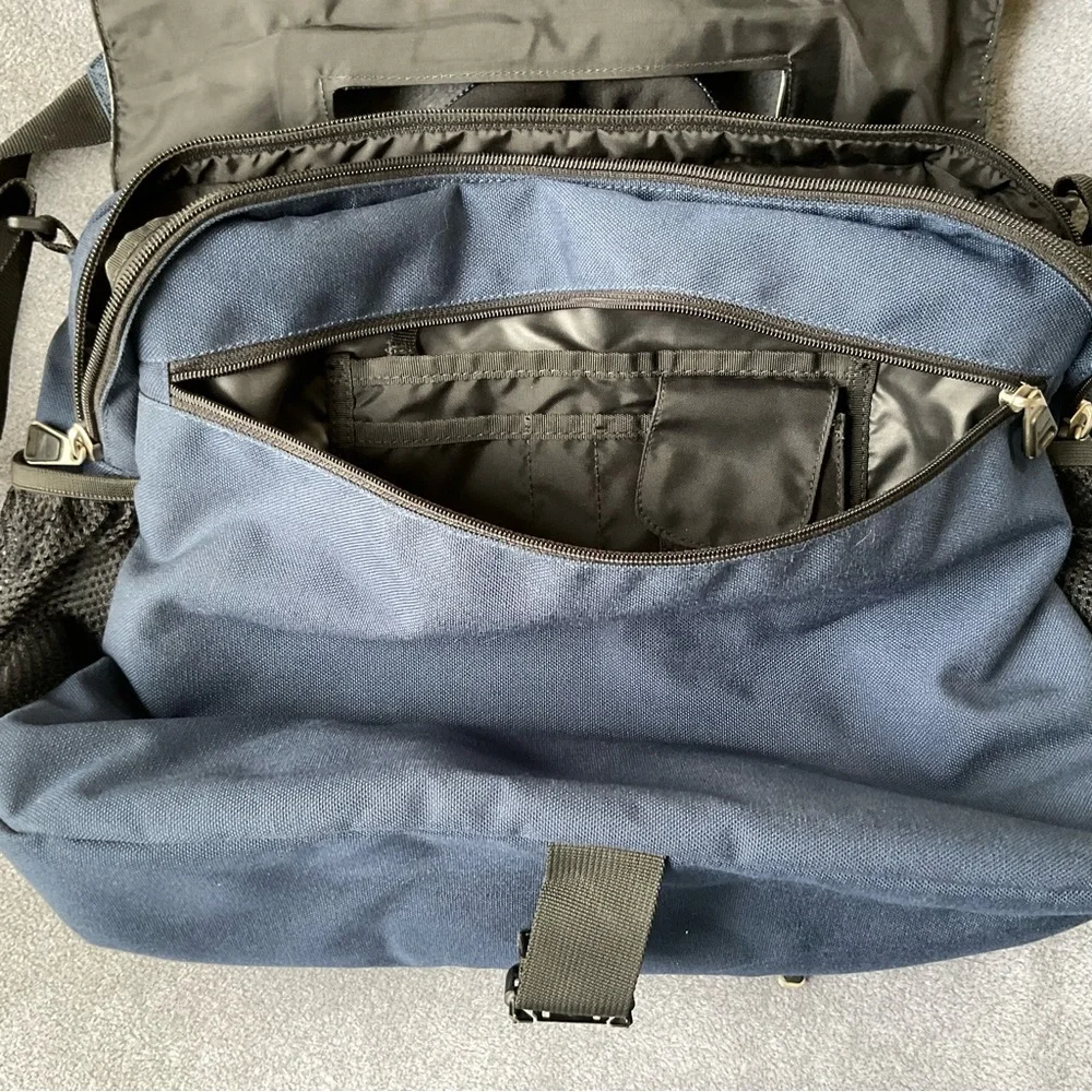 NIKE USA Laptop Messenger Bag Blue and Gray
